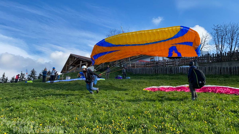 DH21.21-Luesen-Paragliding-367