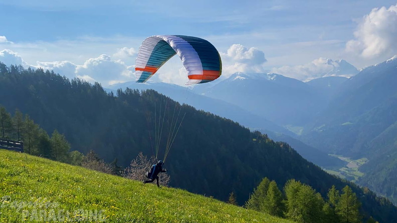 DH21.21-Luesen-Paragliding-372