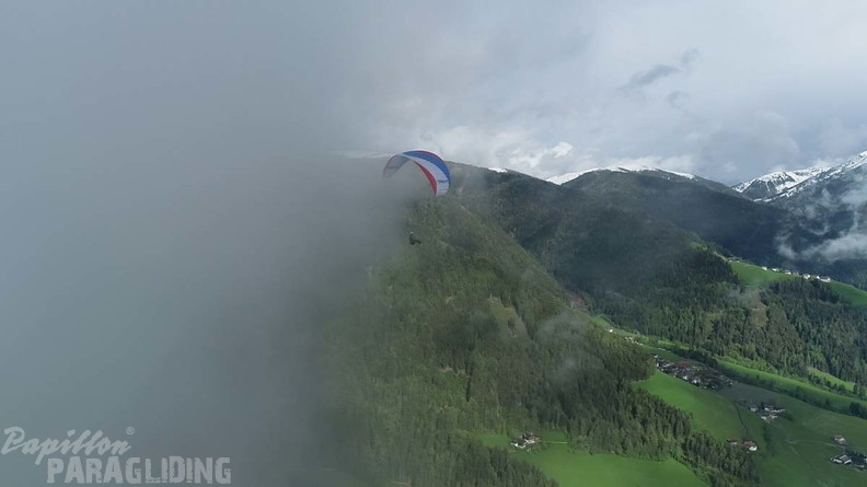 DH21.21-Luesen-Paragliding-446