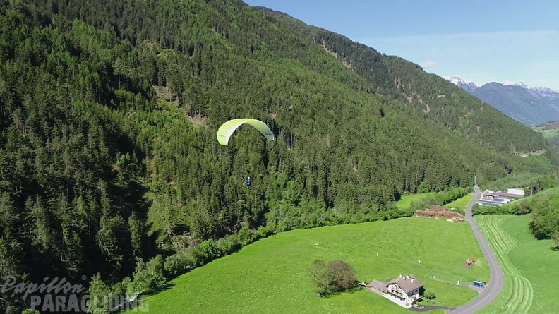 DH21.21-Luesen-Paragliding-511