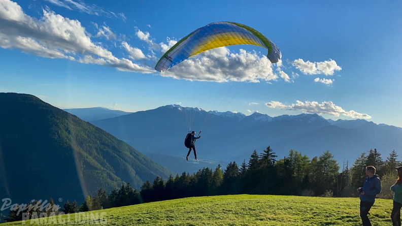 DH21.21-Luesen-Paragliding-643
