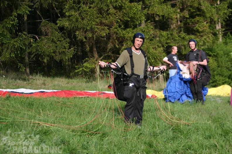 2007 ES8.07 Gleitschirm Sauerland 049