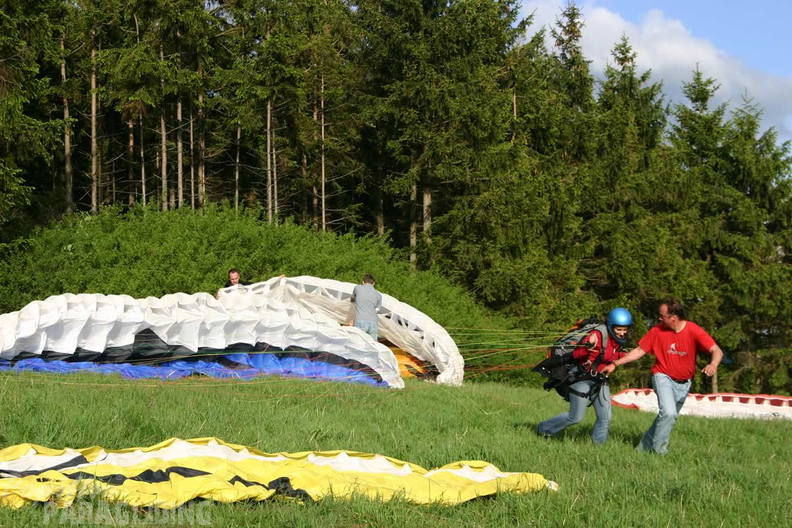 2007 ES8.07 Gleitschirm Sauerland 050