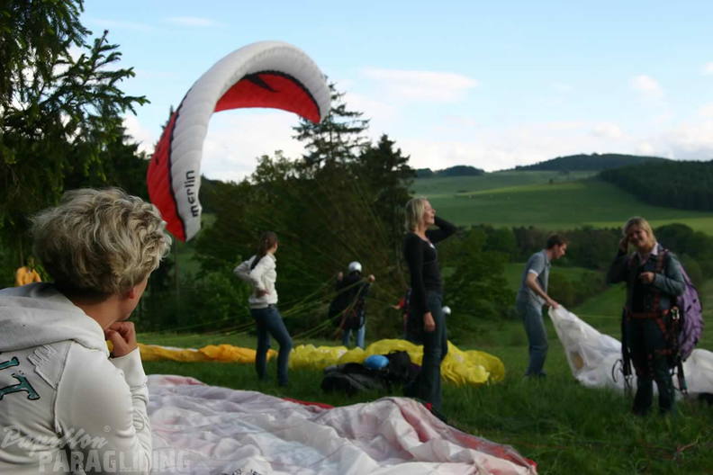 2007 ES8.07 Gleitschirm Sauerland 079