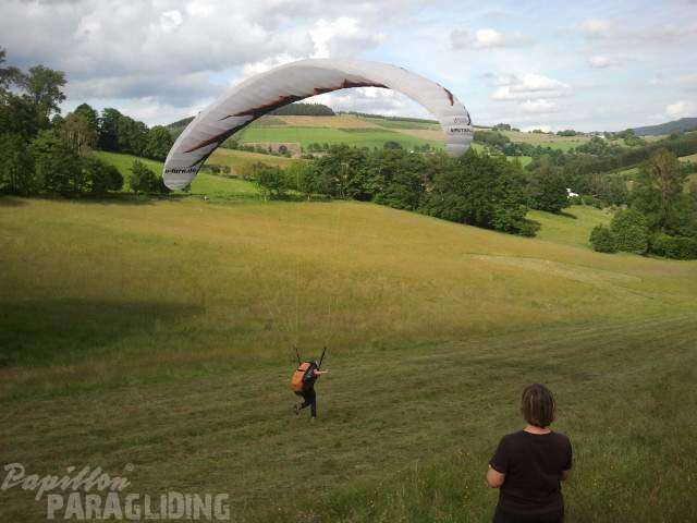 2012 ES-EW12.26 Gleitschirmfliegen 010