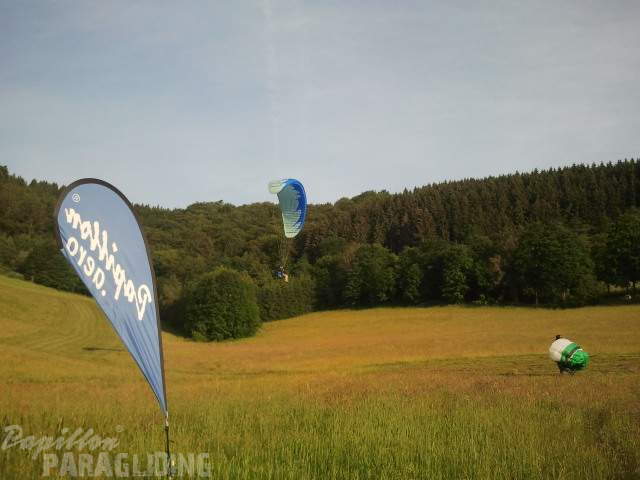 2012 ES-EW12.26 Gleitschirmfliegen 032