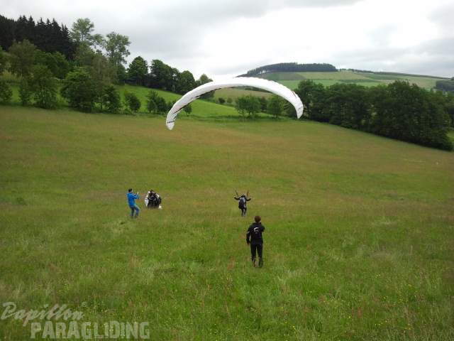 2012 ES.25.12 Gleitschirmfliegen 008