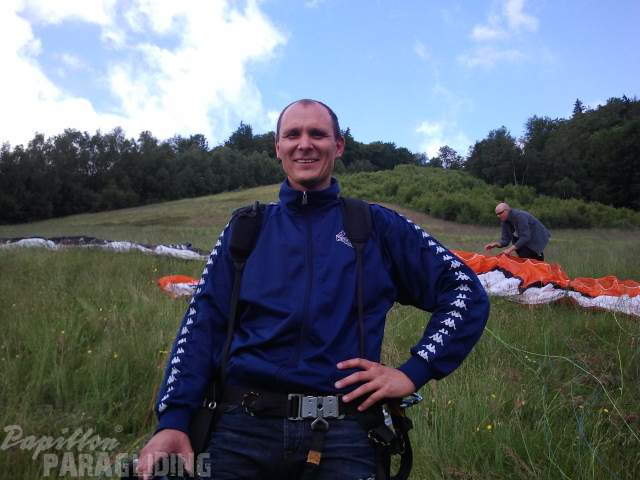 2012 ES.25.12 Gleitschirmfliegen 012
