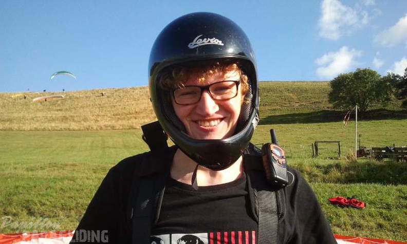 2012 ES.36.12 Paragliding 003