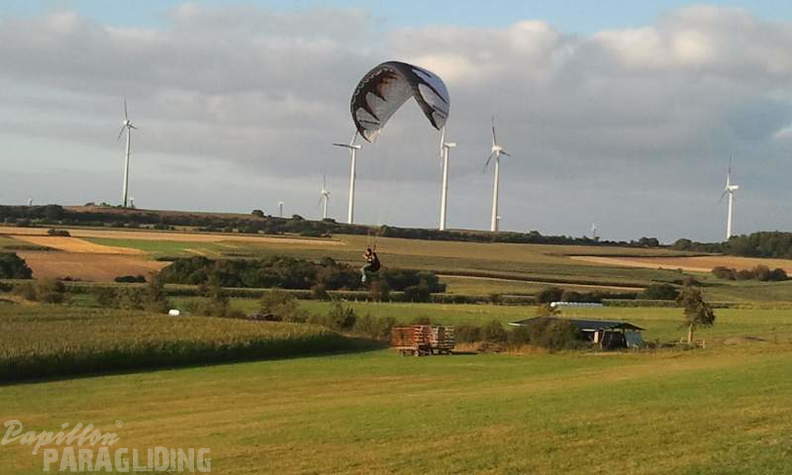 2012 ES.36.12 Paragliding 049