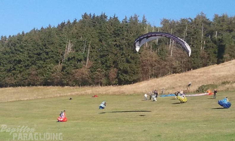 2012 ES.37.12 Paragliding 009