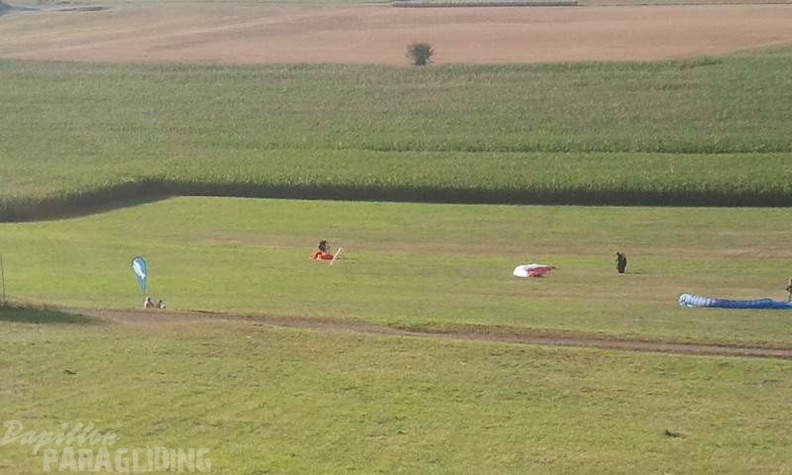 2012 ES.37.12 Paragliding 015