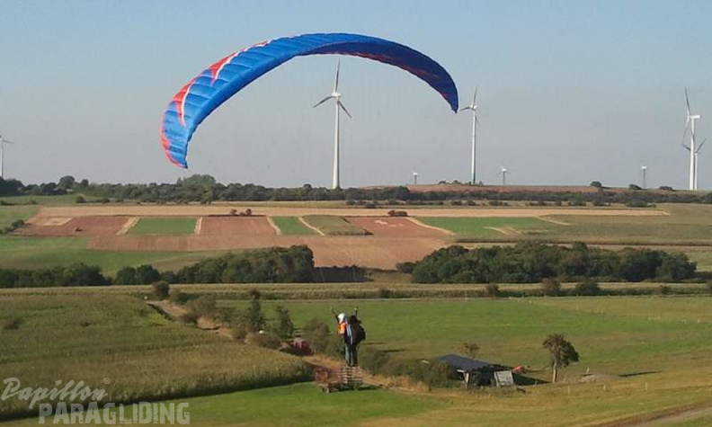 2012 ES.37.12 Paragliding 016