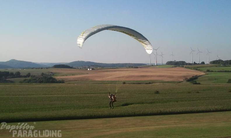 2012 ES.37.12 Paragliding 019