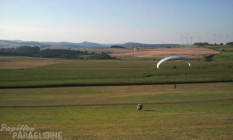2012 ES.37.12 Paragliding 024
