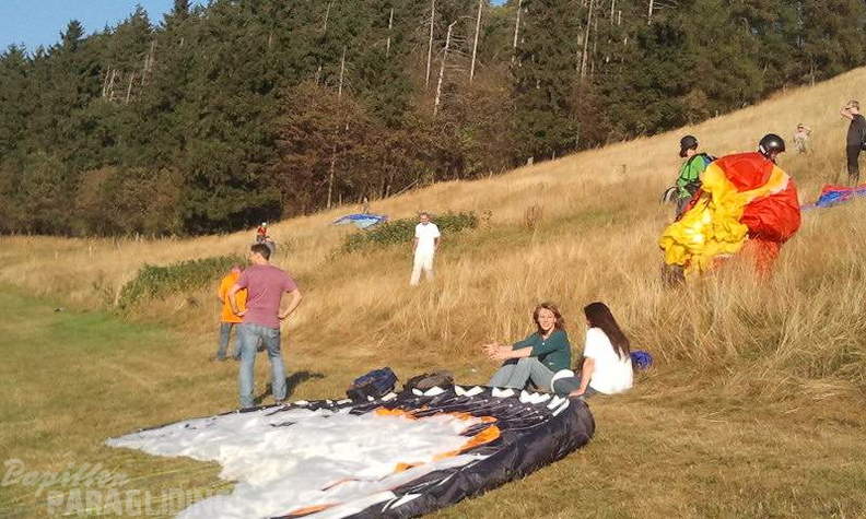 2012 ES.37.12 Paragliding 028
