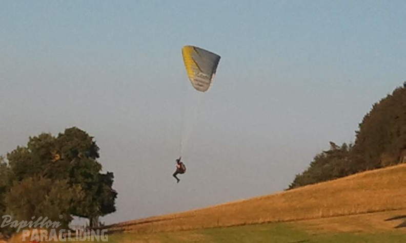 2012 ES.37.12 Paragliding 043