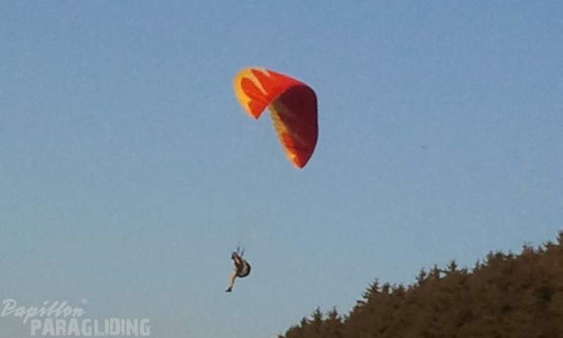2012 ES.37.12 Paragliding 045
