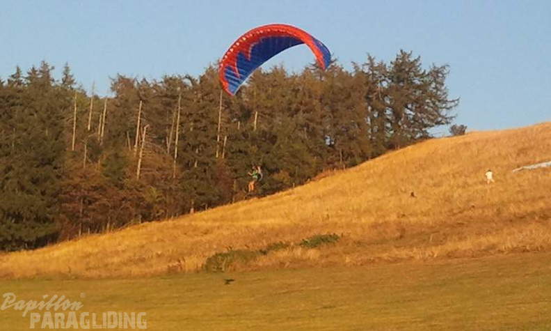 2012 ES.37.12 Paragliding 046