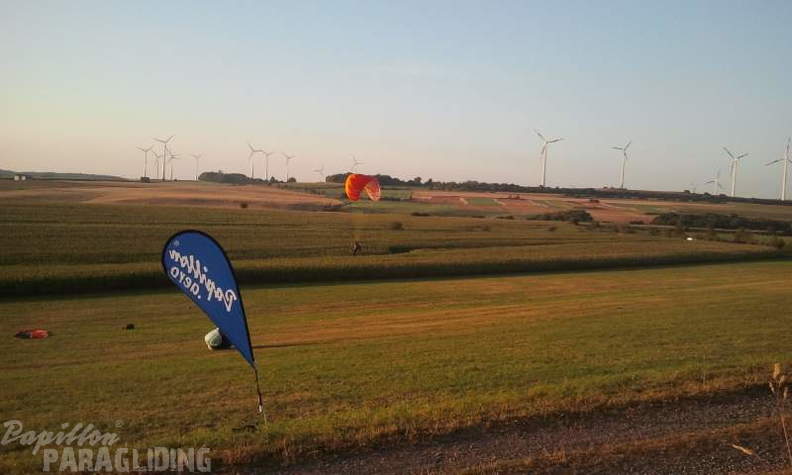 2012 ES.37.12 Paragliding 052