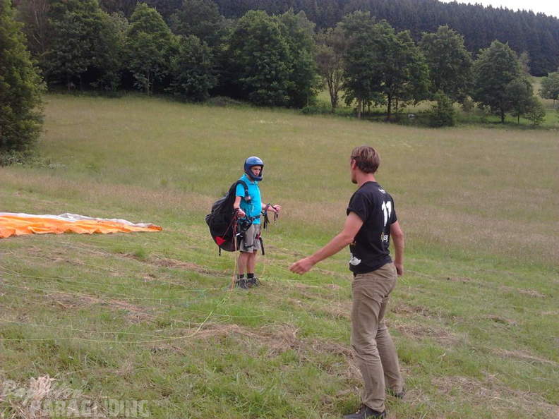 2012 ES27.12 Gleitschirmfliegen 004