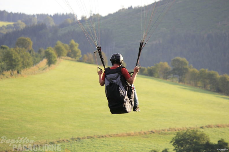 2012 ES36.12 Gleitschirmfliegen 005