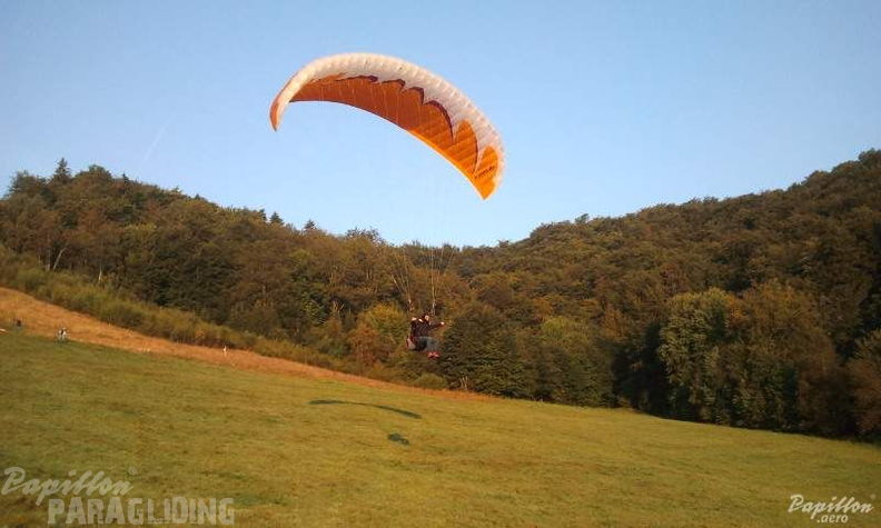 2012 ES38.12 Gleitschirmfliegen 012