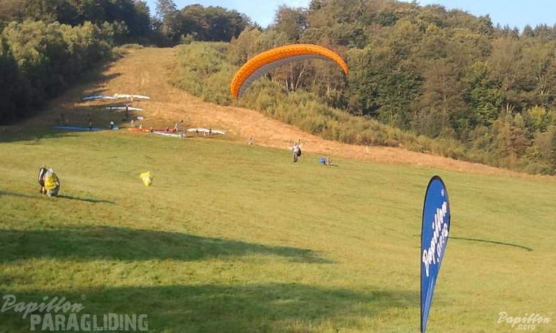 2012 ES38.12 Gleitschirmfliegen 038