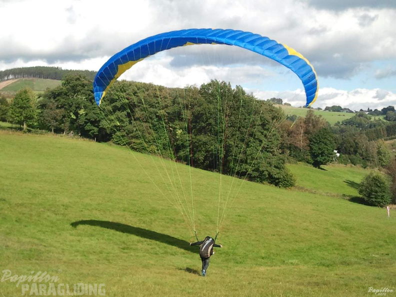 2012 ES39.12 Gleitschirmfliegen 013