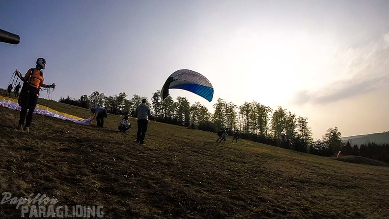 ES17.18 Paragliding-113