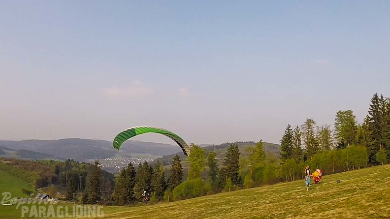ES17.18 Paragliding-123