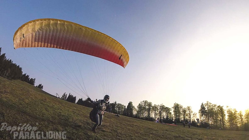 ES17.18 Paragliding-133