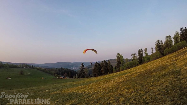 ES17.18 Paragliding-142