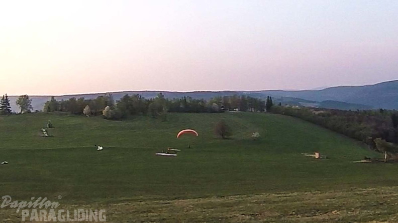 ES17.18 Paragliding-145