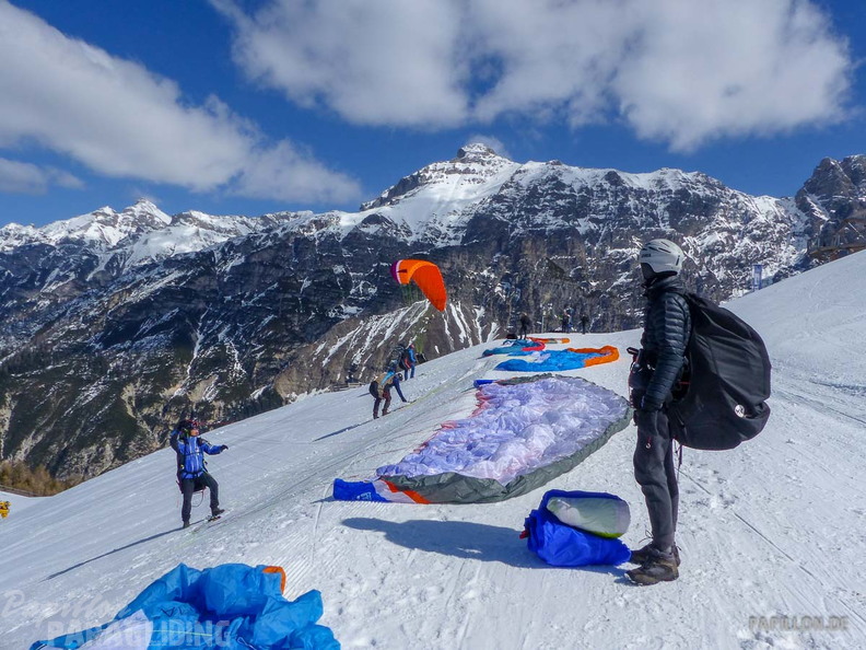 AS13.19 Paragliding-107