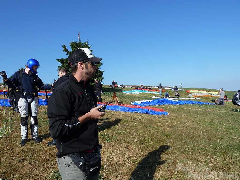 2010 RK28.10 1 Wasserkuppe Paragliding 007