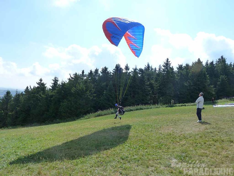 2010 RK28.10 1 Wasserkuppe Paragliding 023