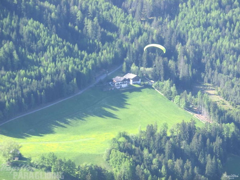 2012 RK19.12 Gleitschirm Villnoess 032