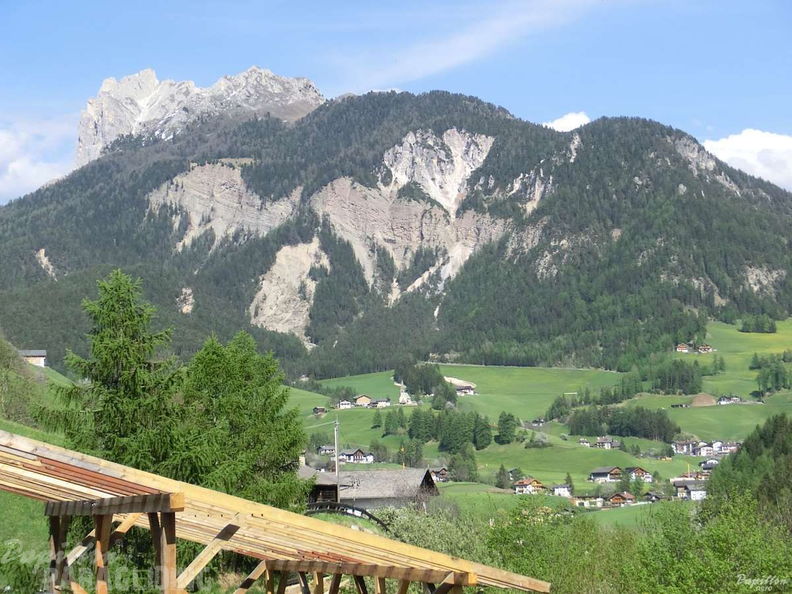 2012 RK19.12 Gleitschirm Villnoess 044