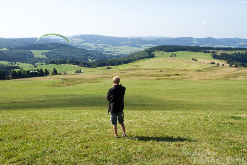 RK32 14 Paragliding Wasserkuppe 043