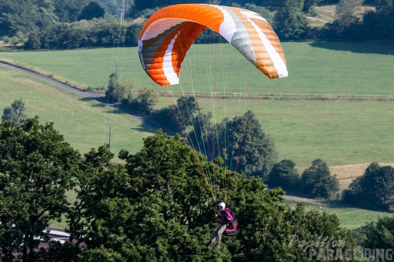 RK29 15 Wasserkuppe Gleitschirm-006