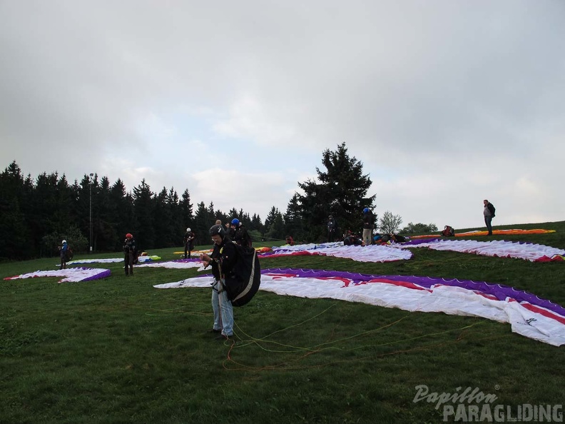 RK21.17 Paragliding-301