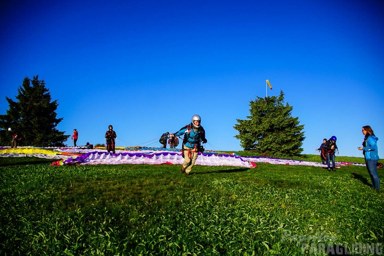 RK21.17 Paragliding-375