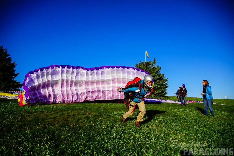 RK21.17 Paragliding-378