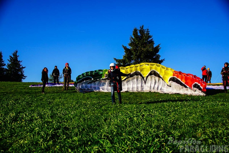 RK21.17 Paragliding-395