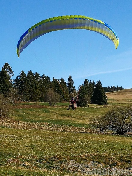 RK16.18 Paragliding-230