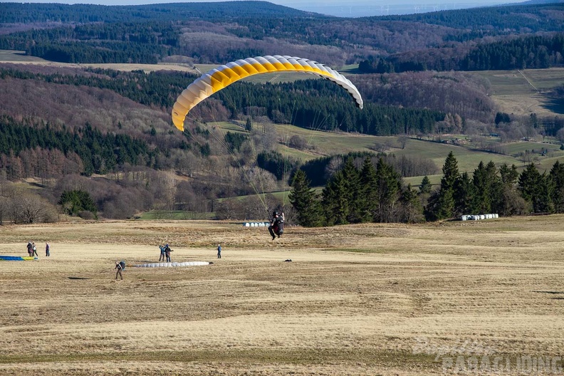 RS15.18 Suedhang Paragliding-Wasserkuppe-600