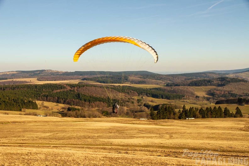 RS15.18 Suedhang Paragliding-Wasserkuppe-728