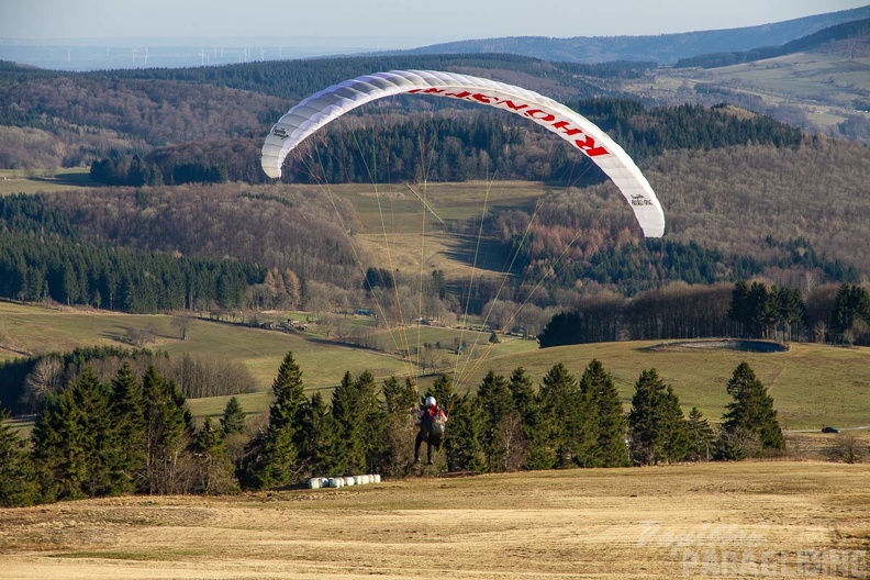RS15.18 Suedhang Paragliding-Wasserkuppe-800