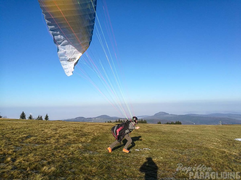 RS5.18 Paragliding-122